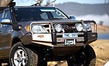 Προφυλακτήρας με θέση εργάτη της ARB για Toyota Hilux απο το 05 και μετά χωρίς φτερά