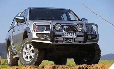Προφυλακτήρας με θέση εργάτη της ARB για Mitsubishi L200