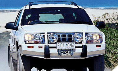 Προφυλακτήρας με θέση εργάτη της ARB για Jeep Gr.Cherokee WJ/WG